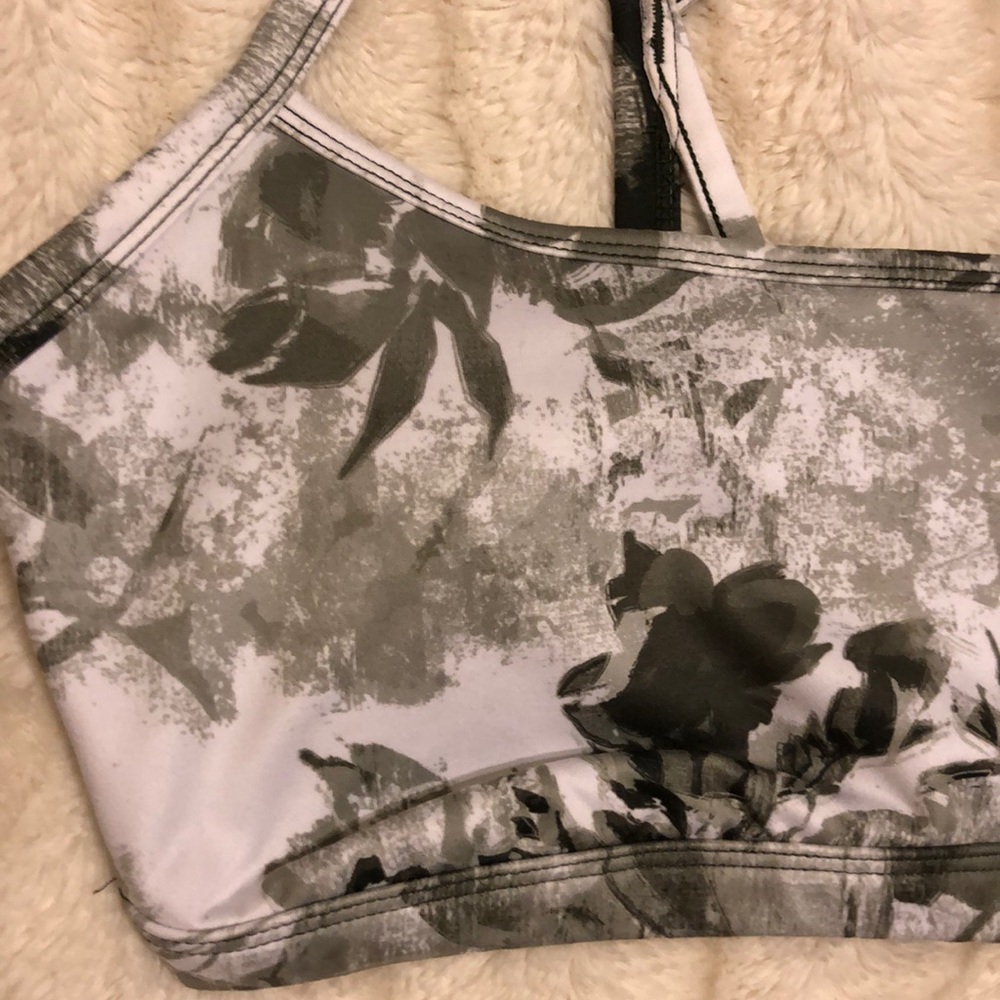 Patterned Sports Bra size S - Picture 3 of 3